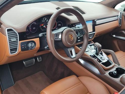 Cashmere 2022 Porsche Cayenne Turbo