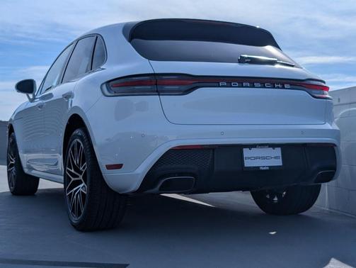 2026 Porsche Macan 