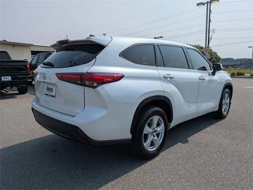 2022 Toyota Highlander L