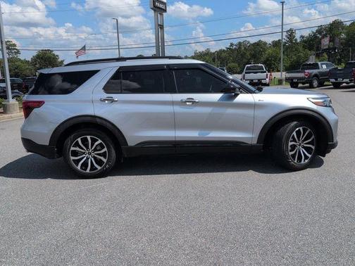 Silver Metallic 2023 Ford Explorer ST-Line