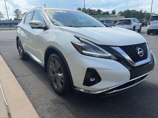 White 2019 Nissan Murano Platinum