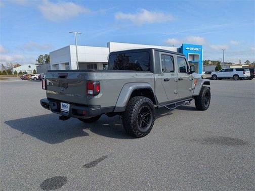 2023 Jeep Gladiator Sport