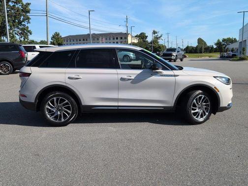 Pearl Metallic 2022 Lincoln Corsair Standard