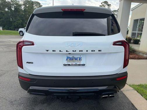 Glacial White Pearl 2022 Kia Telluride SX