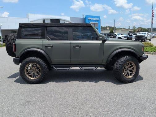 Eruption Green Metallic 2022 Ford Bronco Outer Banks