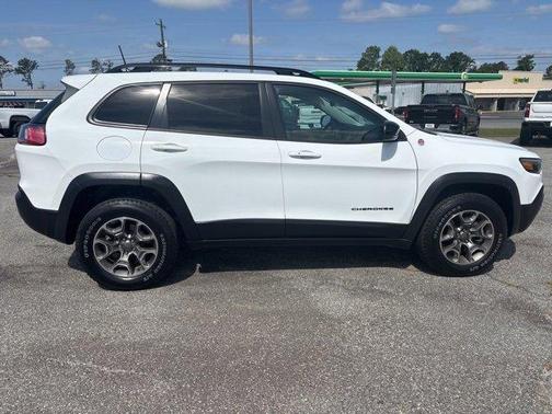 2022 Jeep Cherokee Trailhawk