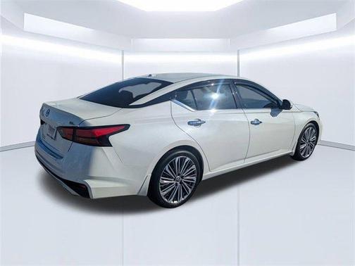 2023 Nissan Altima 2.5 SL