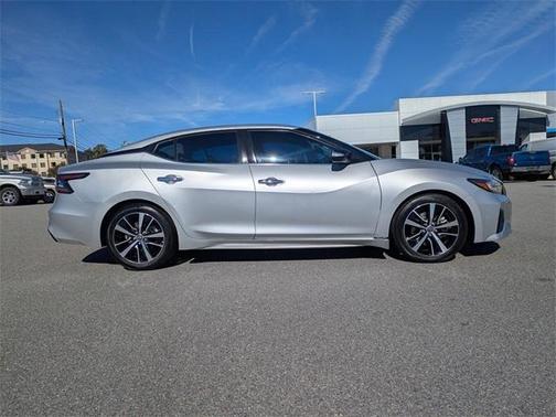 2023 Nissan Maxima SV