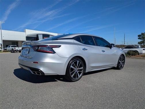 2023 Nissan Maxima SV