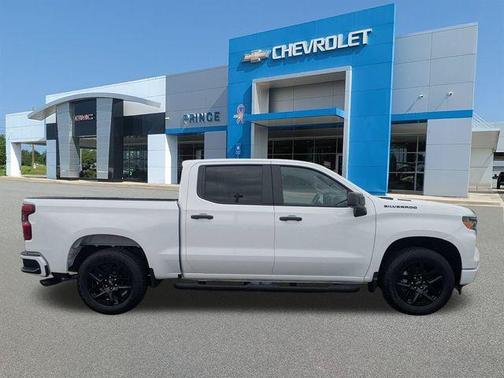Summit White 2026 Chevrolet Silverado 1500 Custom