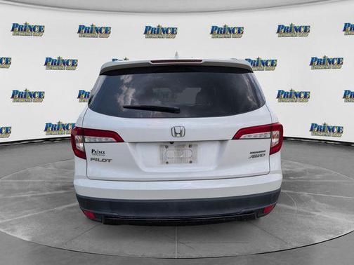 Platinum White Pearl 2022 Honda Pilot Special Edition
