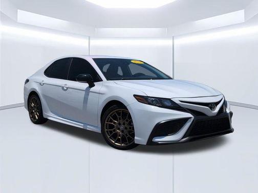 Ice 2024 Toyota Camry SE Nightshade