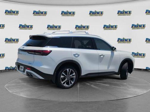 Majestic White 2022 INFINITI QX60 Luxe