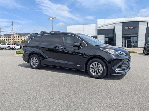 2021 Toyota Sienna XLE
