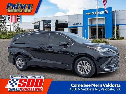 2021 Toyota Sienna XLE