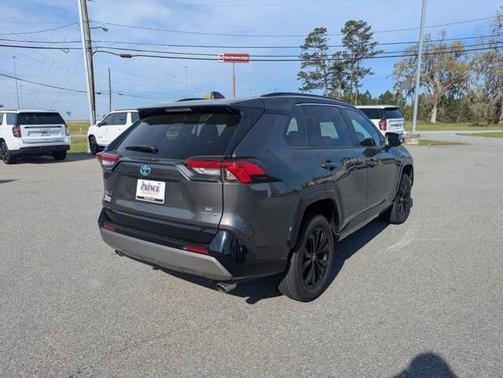 2023 Toyota RAV4 Hybrid SE
