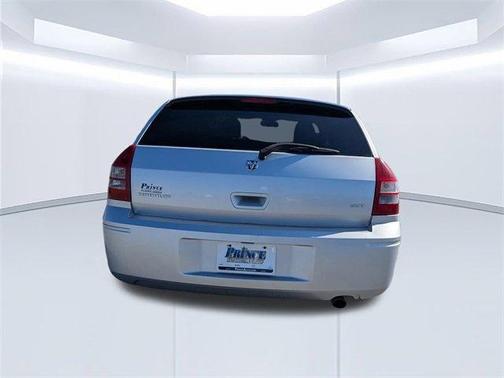 2005 Dodge Magnum SE