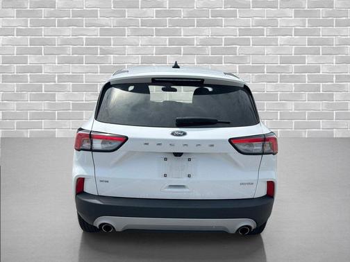 Oxford White 2022 Ford Escape SE