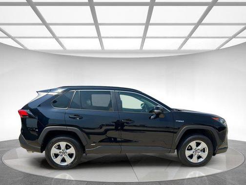 2020 Toyota RAV4 Hybrid LE