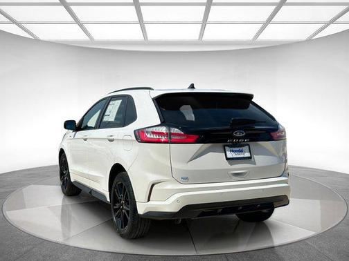 2022 Ford Edge ST Line