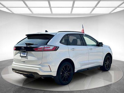 2022 Ford Edge ST Line