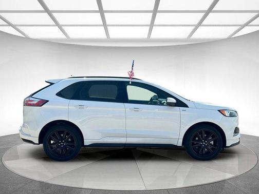2022 Ford Edge ST Line