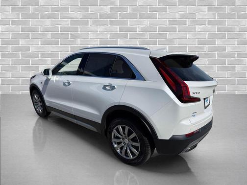 Crystal White Tricoat 2020 Cadillac XT4 Premium Luxury