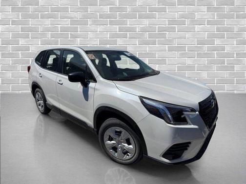 Crystal White Pearl 2022 Subaru Forester Base
