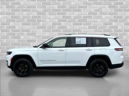 Bright White Clearcoat 2023 Jeep Grand Cherokee L Laredo
