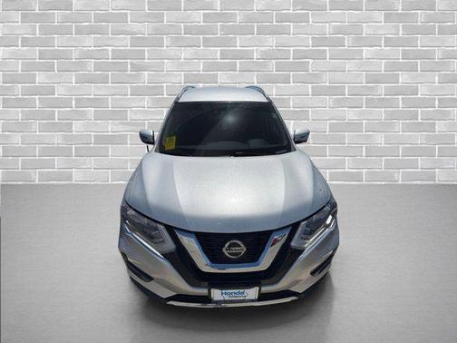 Brilliant Silver Metallic 2019 Nissan Rogue SV