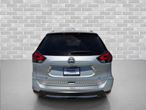 Brilliant Silver Metallic 2019 Nissan Rogue SV