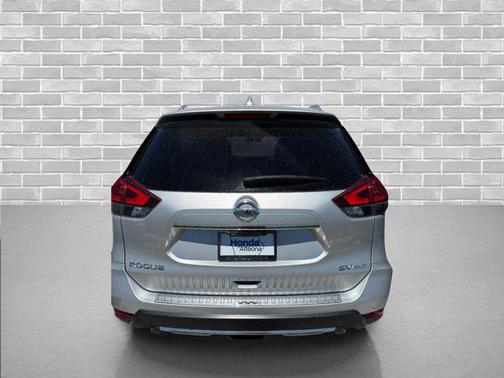 Brilliant Silver Metallic 2019 Nissan Rogue SV