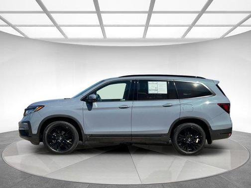 2022 Honda Pilot AWD Black Edition
