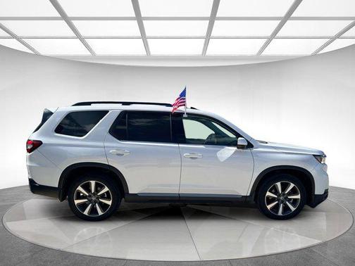 2023 Honda Pilot Touring 8-Passenger