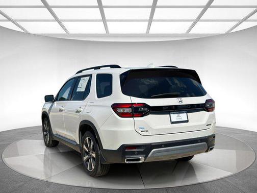 2023 Honda Pilot Touring 8-Passenger
