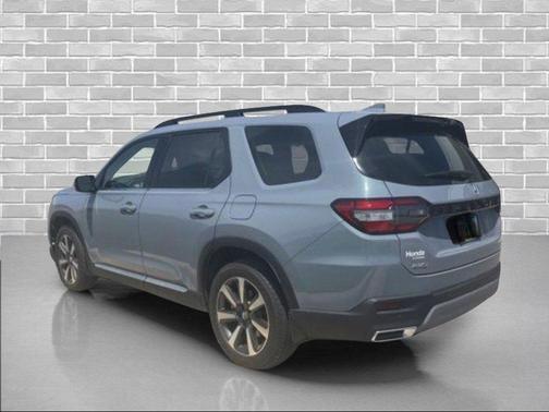 Sonic Gray Pearl 2025 Honda Pilot Touring 8-Passenger