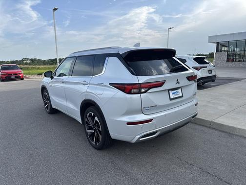 Alloy Silver Metallic 2024 Mitsubishi Outlander PHEV SEL