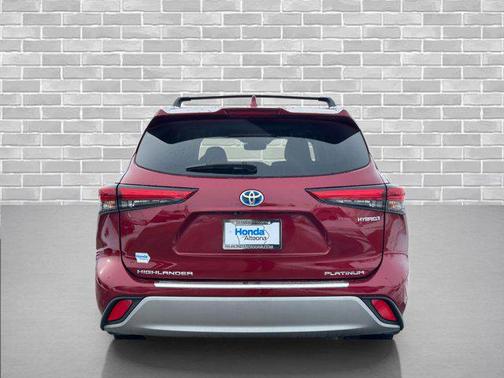 2021 Toyota Highlander Hybrid Platinum