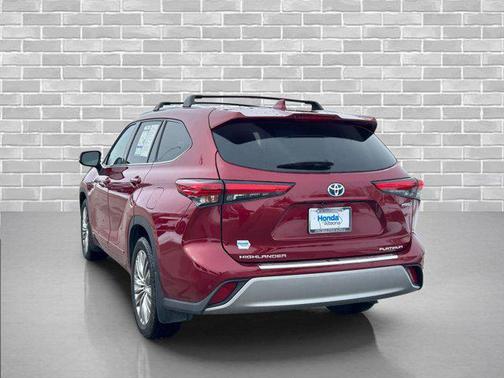 2021 Toyota Highlander Hybrid Platinum