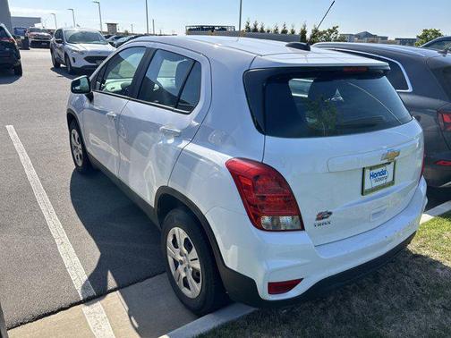 Summit White 2019 Chevrolet Trax LS