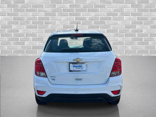 Summit White 2019 Chevrolet Trax LS