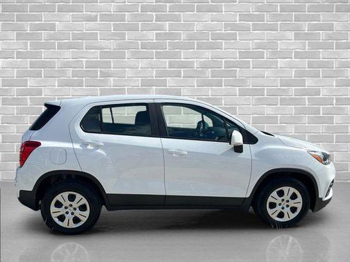 Summit White 2019 Chevrolet Trax LS