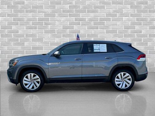 Platinum Gray Metallic 2022 Volkswagen Atlas Cross Sport 3.6L V6 SE w/Technology