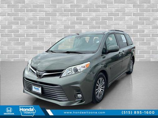 2018 Toyota Sienna XLE