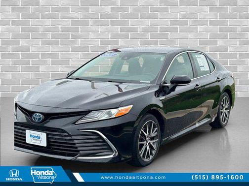 2021 Toyota Camry Hybrid XLE