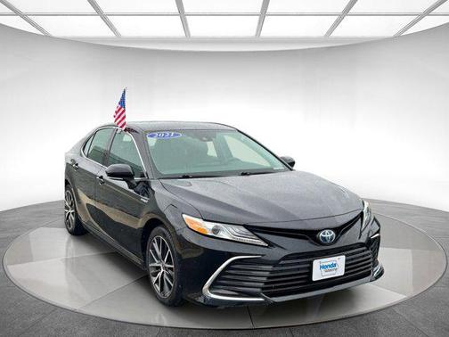 2021 Toyota Camry Hybrid XLE