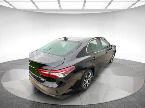 2021 Toyota Camry Hybrid XLE