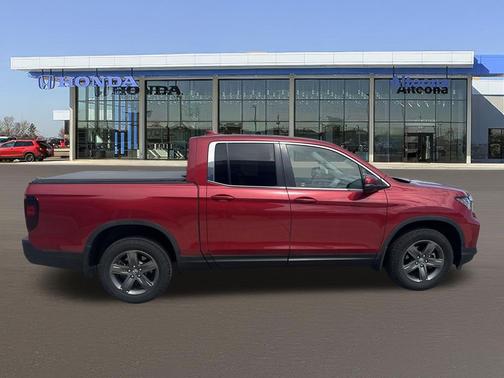 Radiant Red Metallic II 2023 Honda Ridgeline RTL