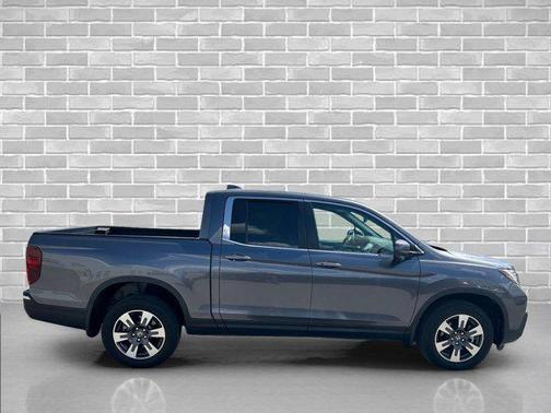 Modern Steel Metallic 2017 Honda Ridgeline RTL