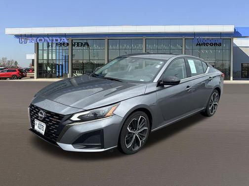 Gun Metallic 2024 Nissan Altima SR FWD